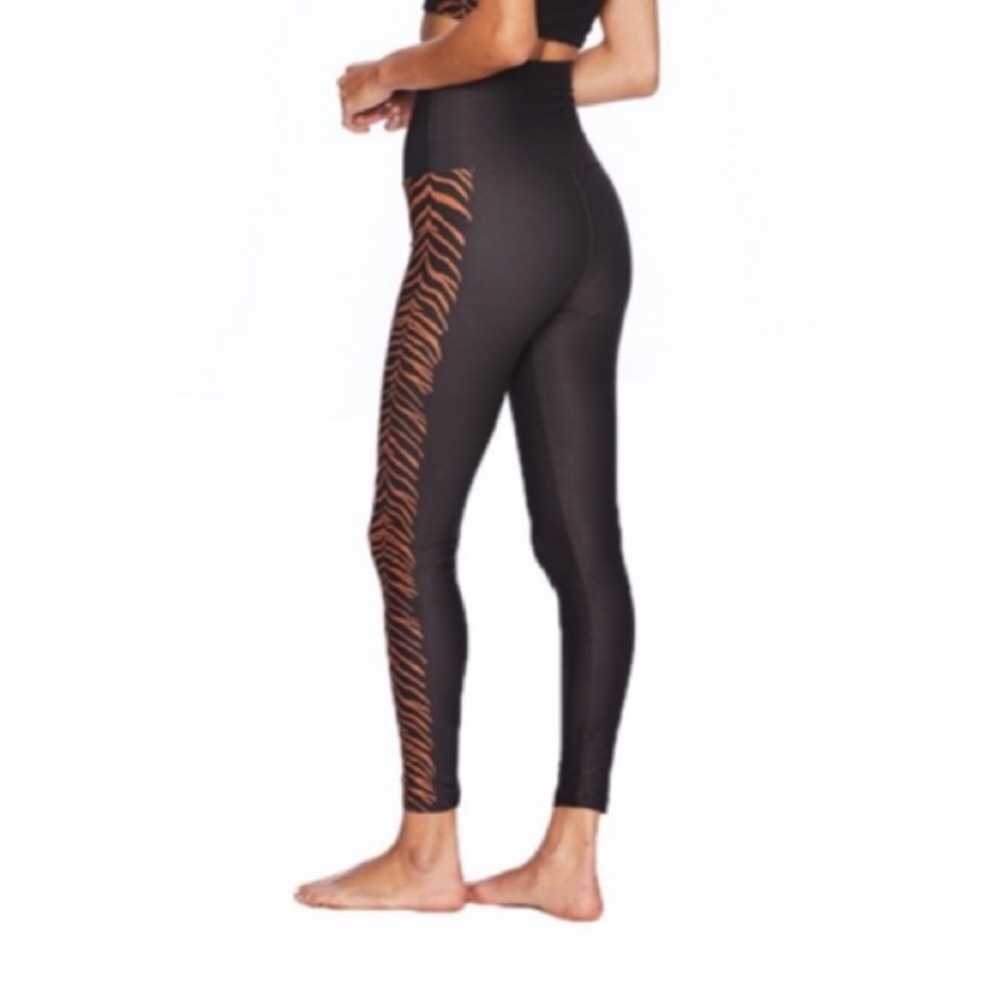 Beach Riot tiger stripe high rise leggings NWT